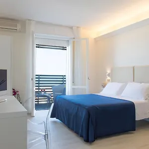 Kiss Hotel